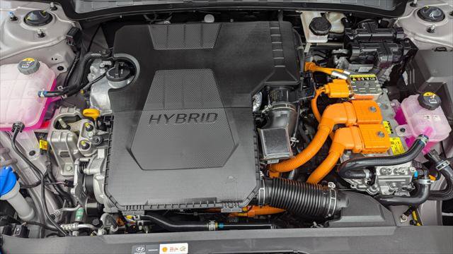 Used 2025 Hyundai Elantra Hybrid FWD image 30