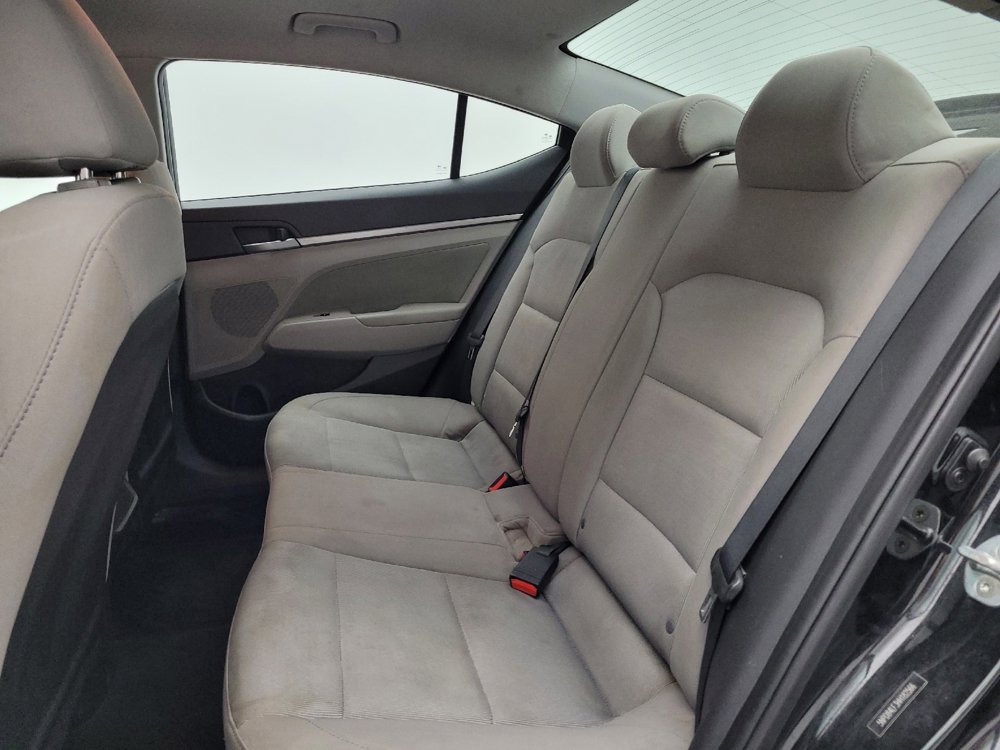 Used 2017 Hyundai Elantra SE image 18