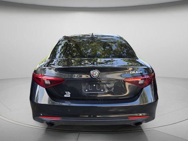 Used 2022 Alfa Romeo Giulia Ti RWD image 6