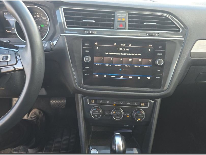 Used 2021 Volkswagen Tiguan SE image 26