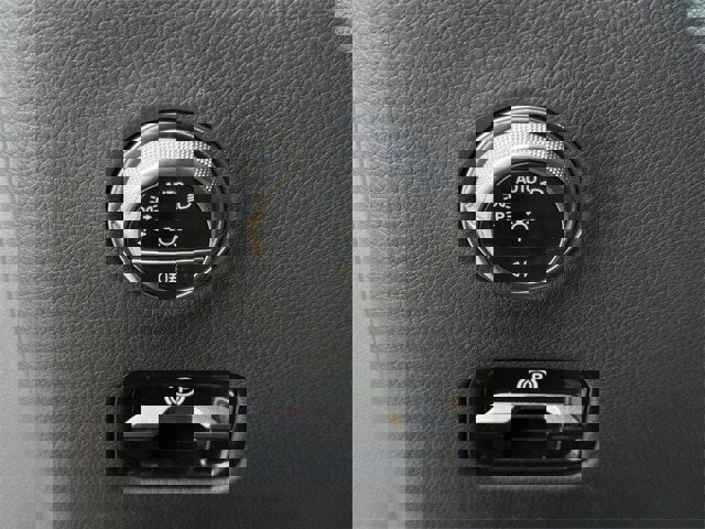 Used 2024 Mercedes-Benz GLC 300 image 21