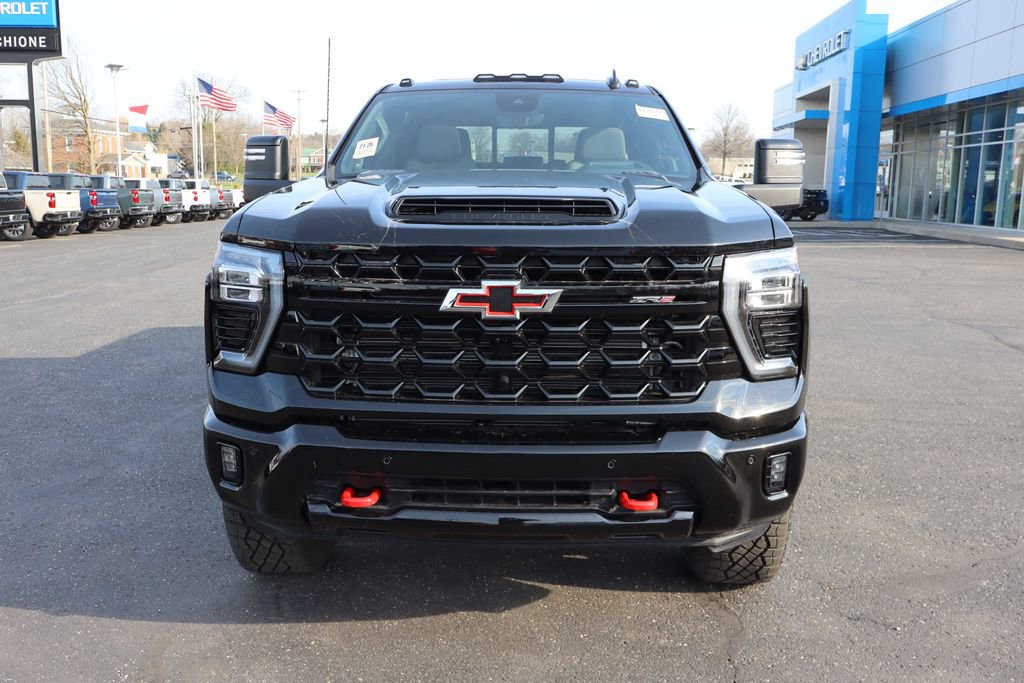 Used 2025 Chevrolet Silverado 2500 ZR2 w/ Technology Package AWD/4WD image 30