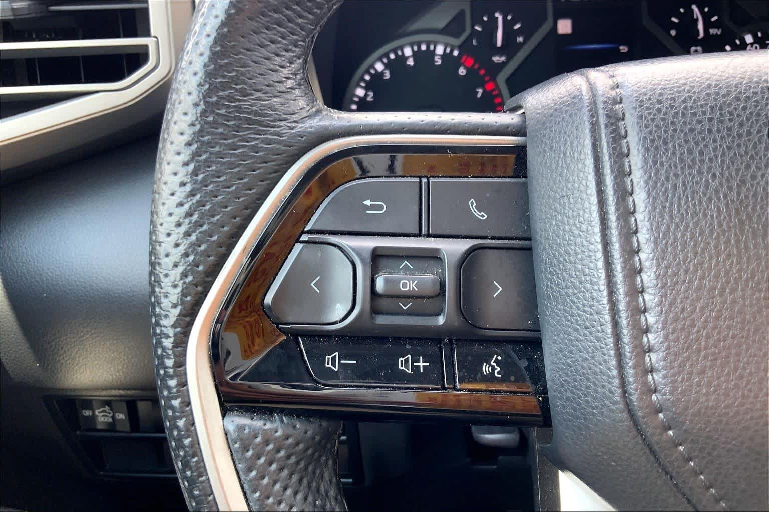Used 2023 Toyota Tundra Limited AWD/4WD image 23