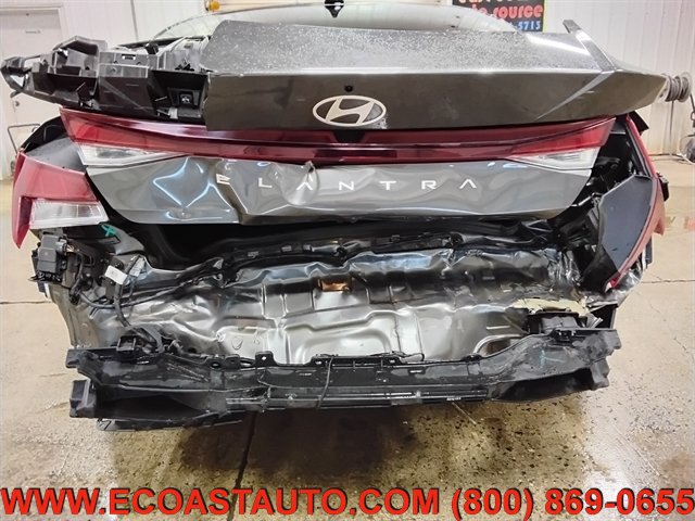 Used 2024 Hyundai Elantra SEL FWD image 18