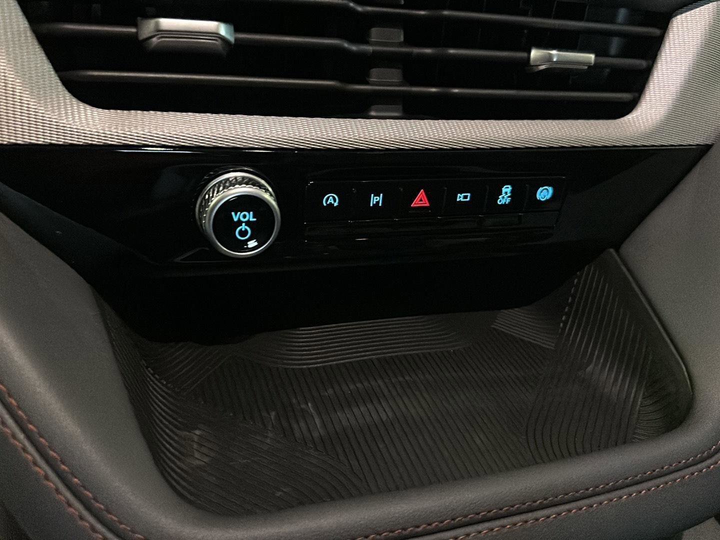 New 2025 Ford Explorer Active w/ Active Comfort Package image 15