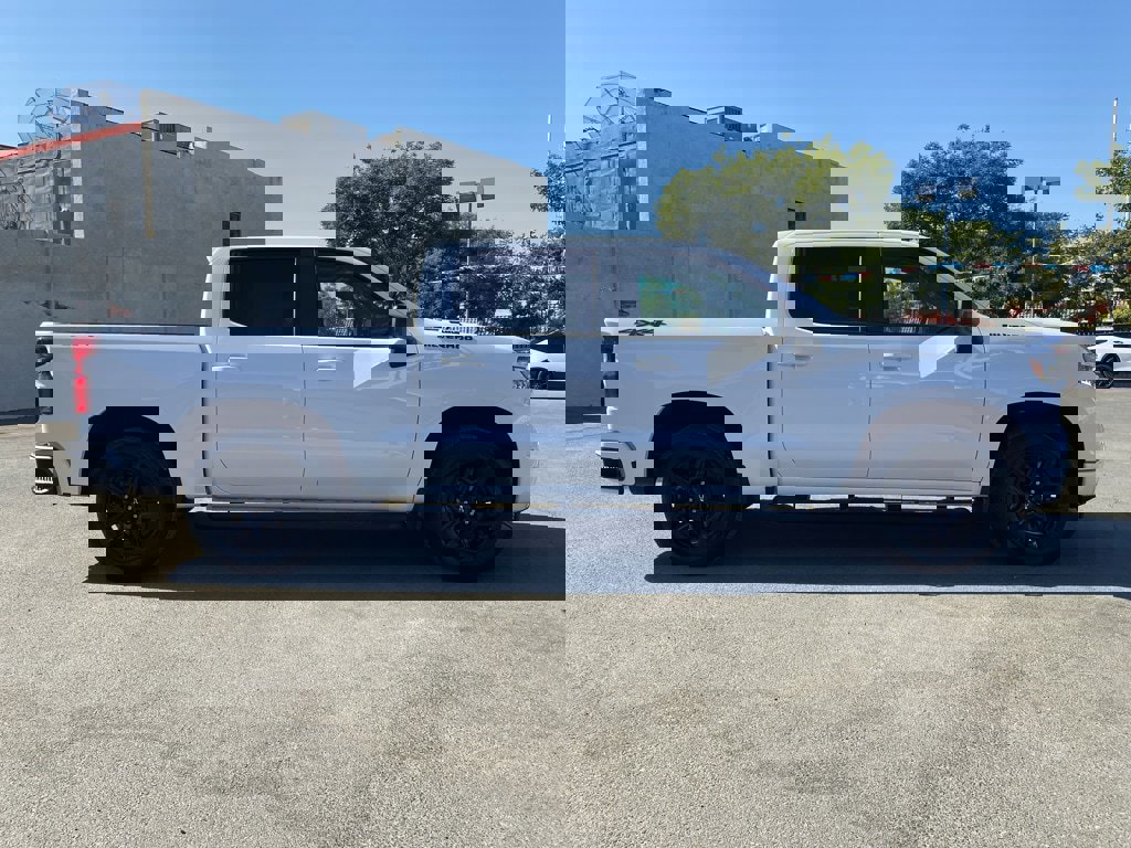 New 2025 Chevrolet Silverado 1500 RST w/ Dark Appearance Package image 4