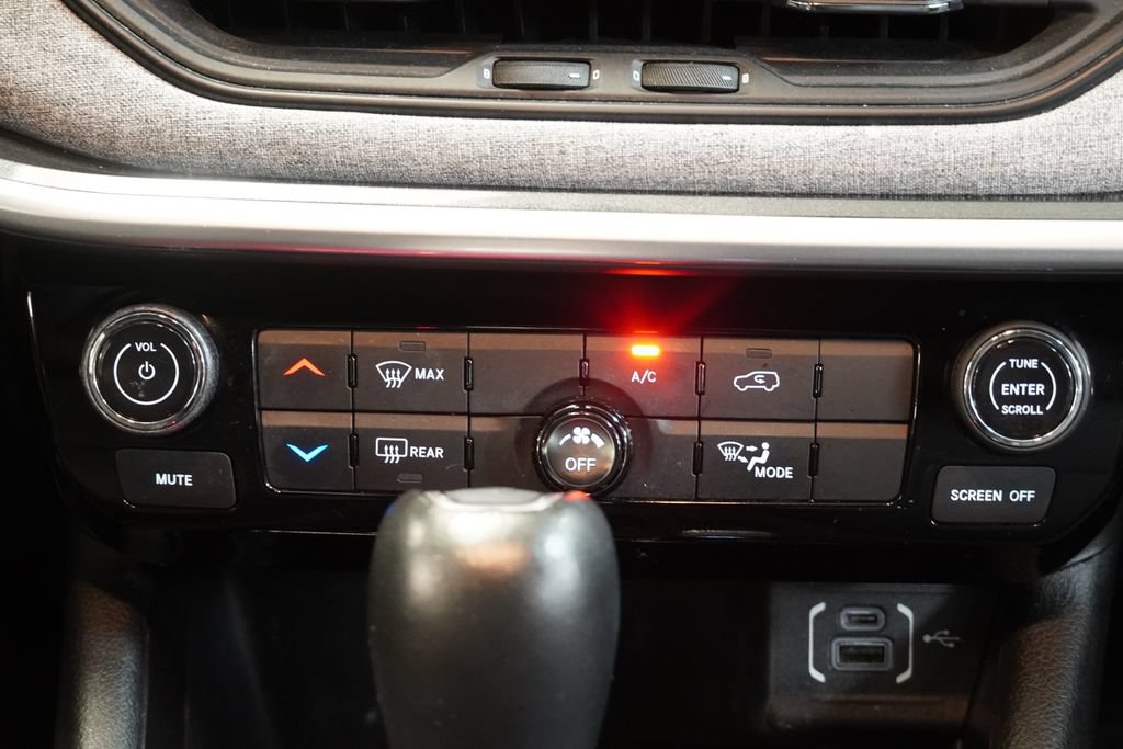 Used 2023 Jeep Compass Latitude AWD/4WD image 20