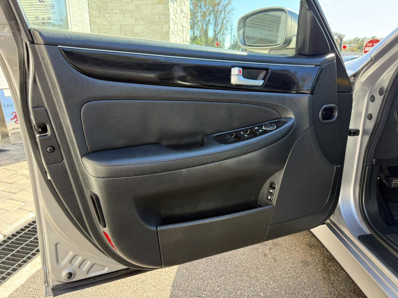 Used 2013 Hyundai Genesis 3.8 image 21