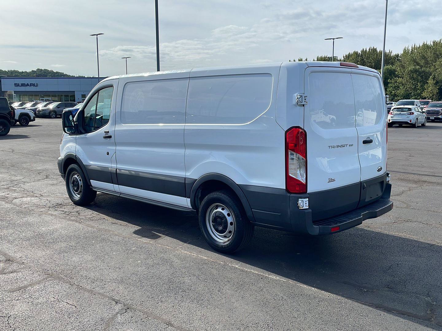 Used 2017 Ford Transit 150 130 Low Roof RWD image 3