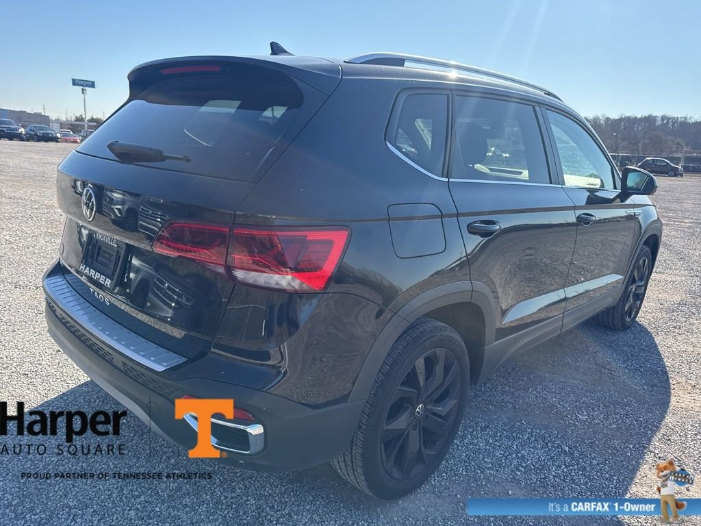Used 2023 Volkswagen Taos SE w/ Panoramic Sunroof Package image 5
