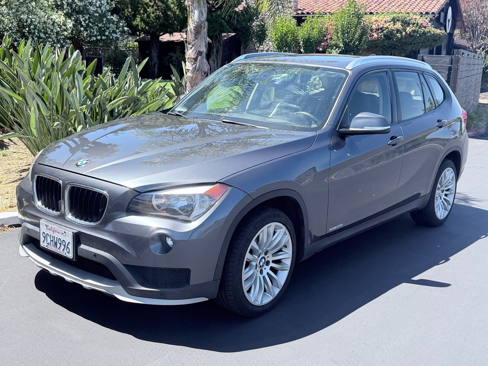 Used 2015 BMW X1 sDrive28i w/ Ultimate Package RWD image 1