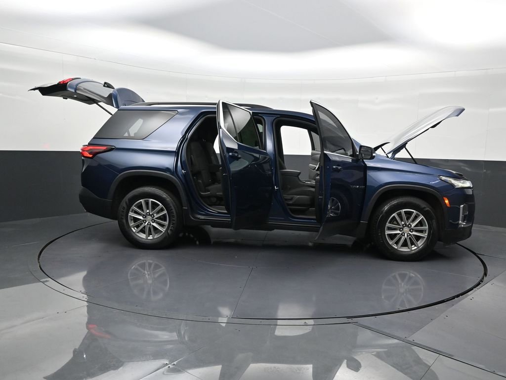 Used 2023 Chevrolet Traverse LT image 34