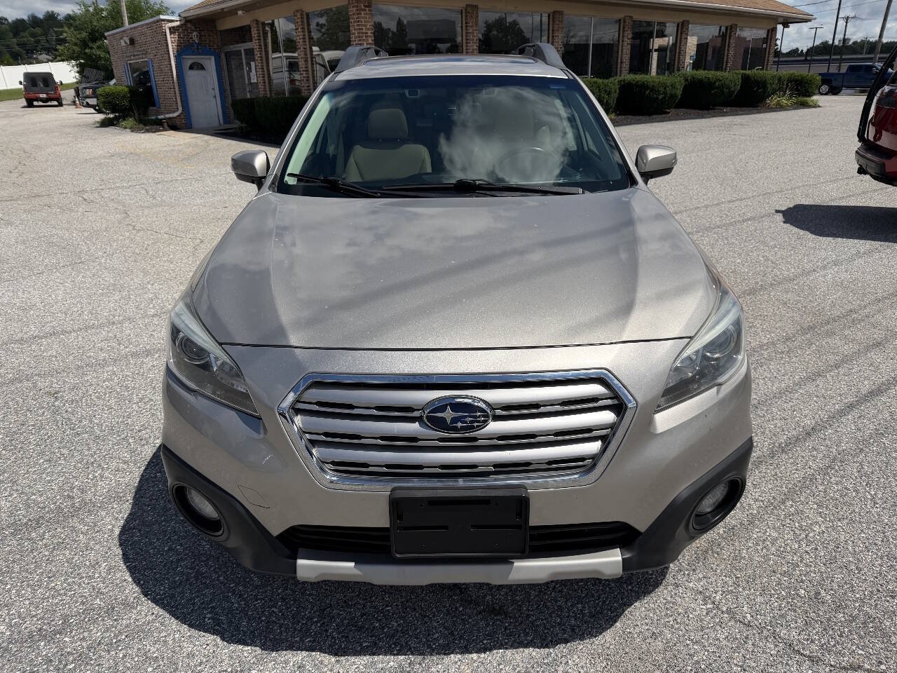 Used 2017 Subaru Outback 2.5i Limited AWD/4WD image 3