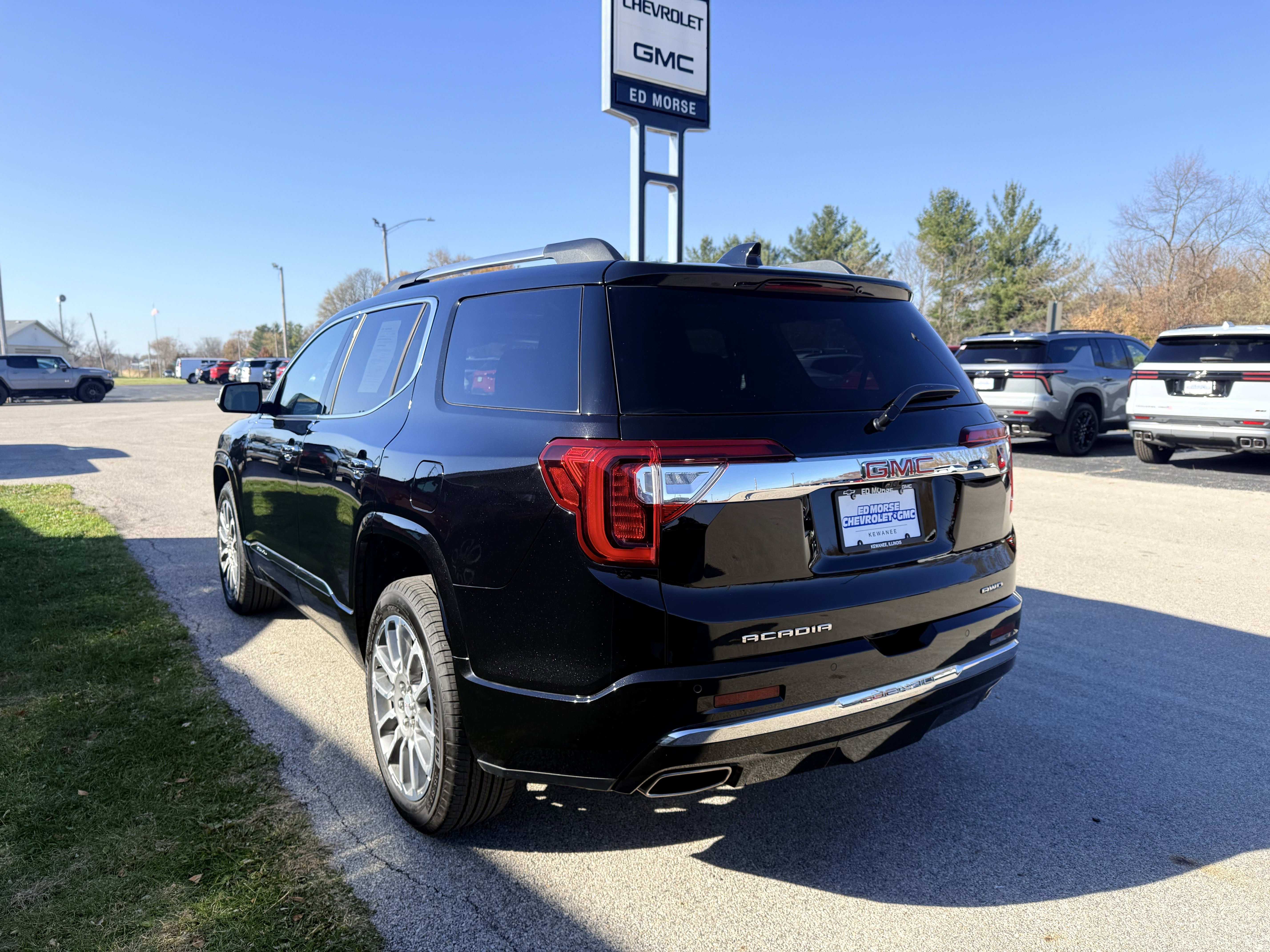Certified 2023 GMC Acadia Denali w/ Denali Ultimate Package image 3