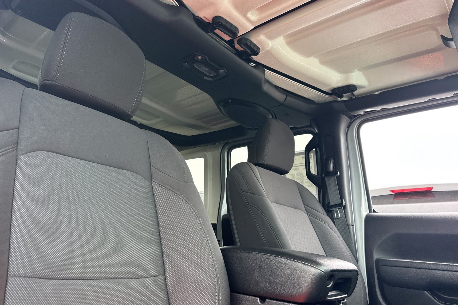 Used 2023 Jeep Wrangler Unlimited AWD/4WD image 16