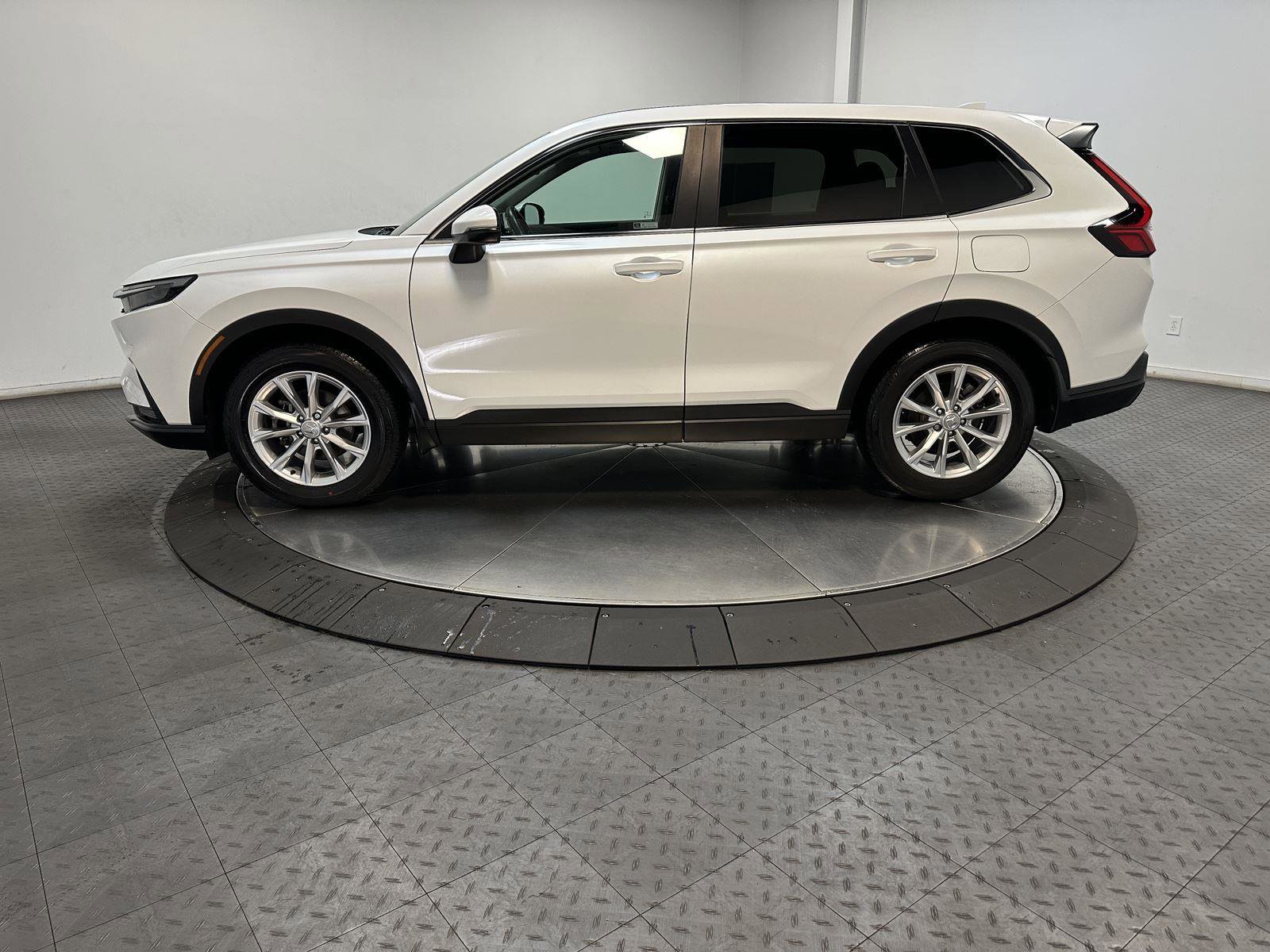 Used 2024 Honda CR-V EX image 8