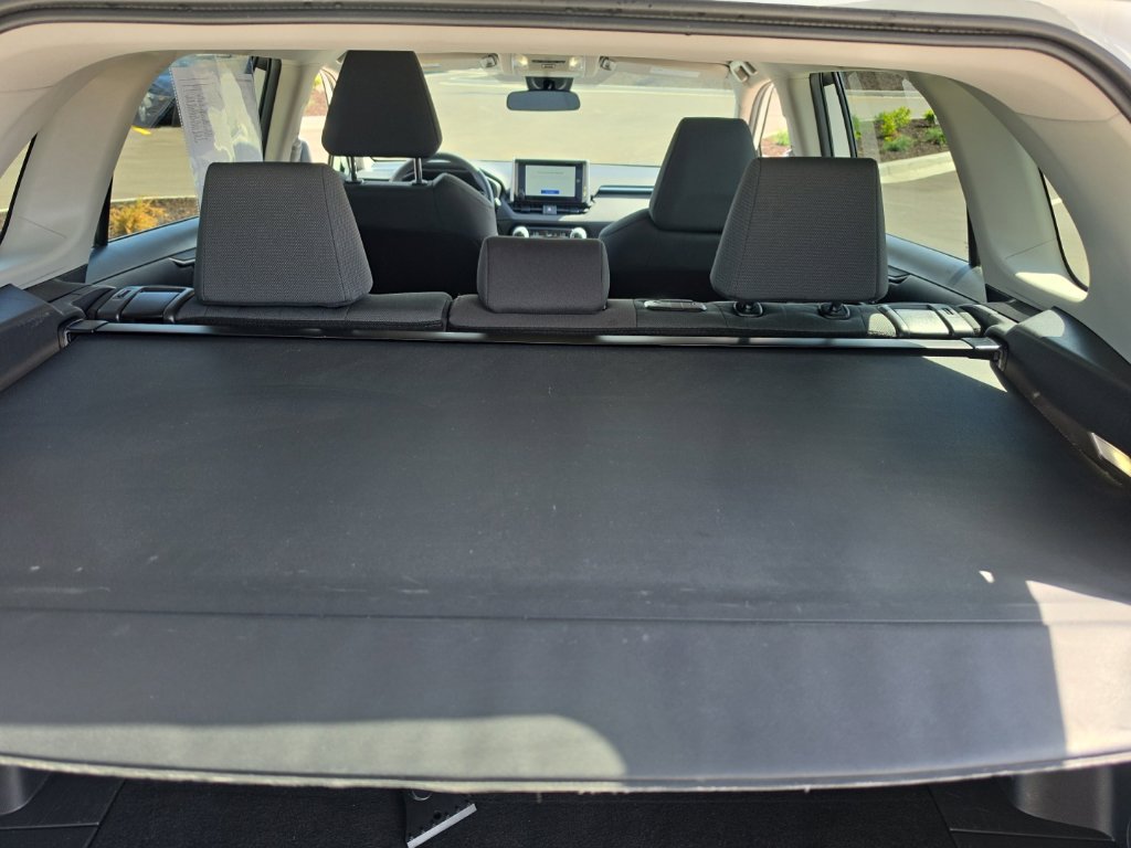 Used 2025 Toyota RAV4 XLE FWD image 26