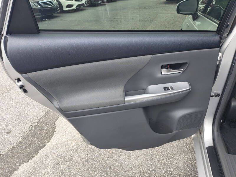 Used 2013 Toyota Prius V Three FWD image 9