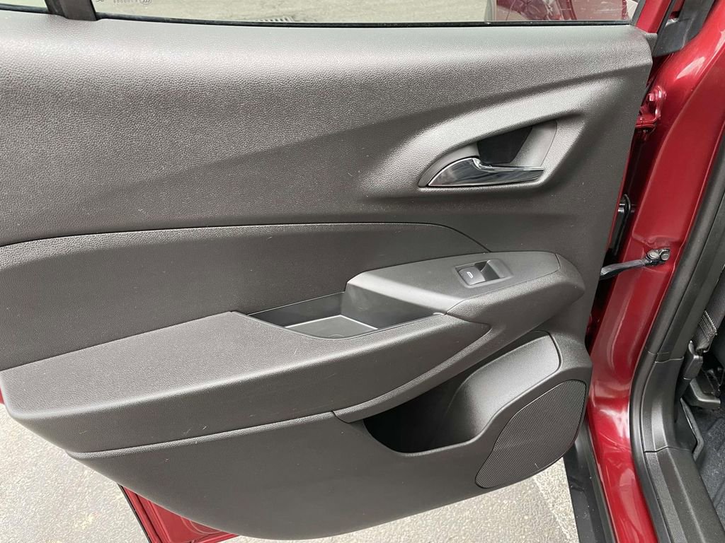 Used 2024 Chevrolet Trax ACTIV w/ Sunroof Package image 22