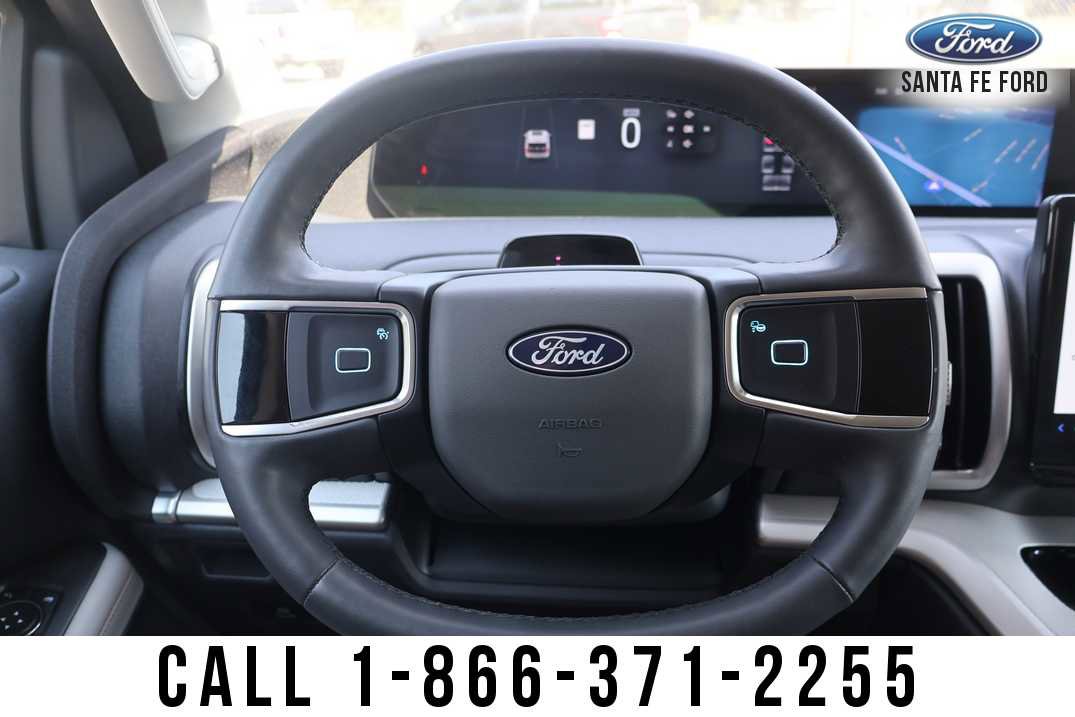 Used 2025 Ford Expedition Active RWD image 34