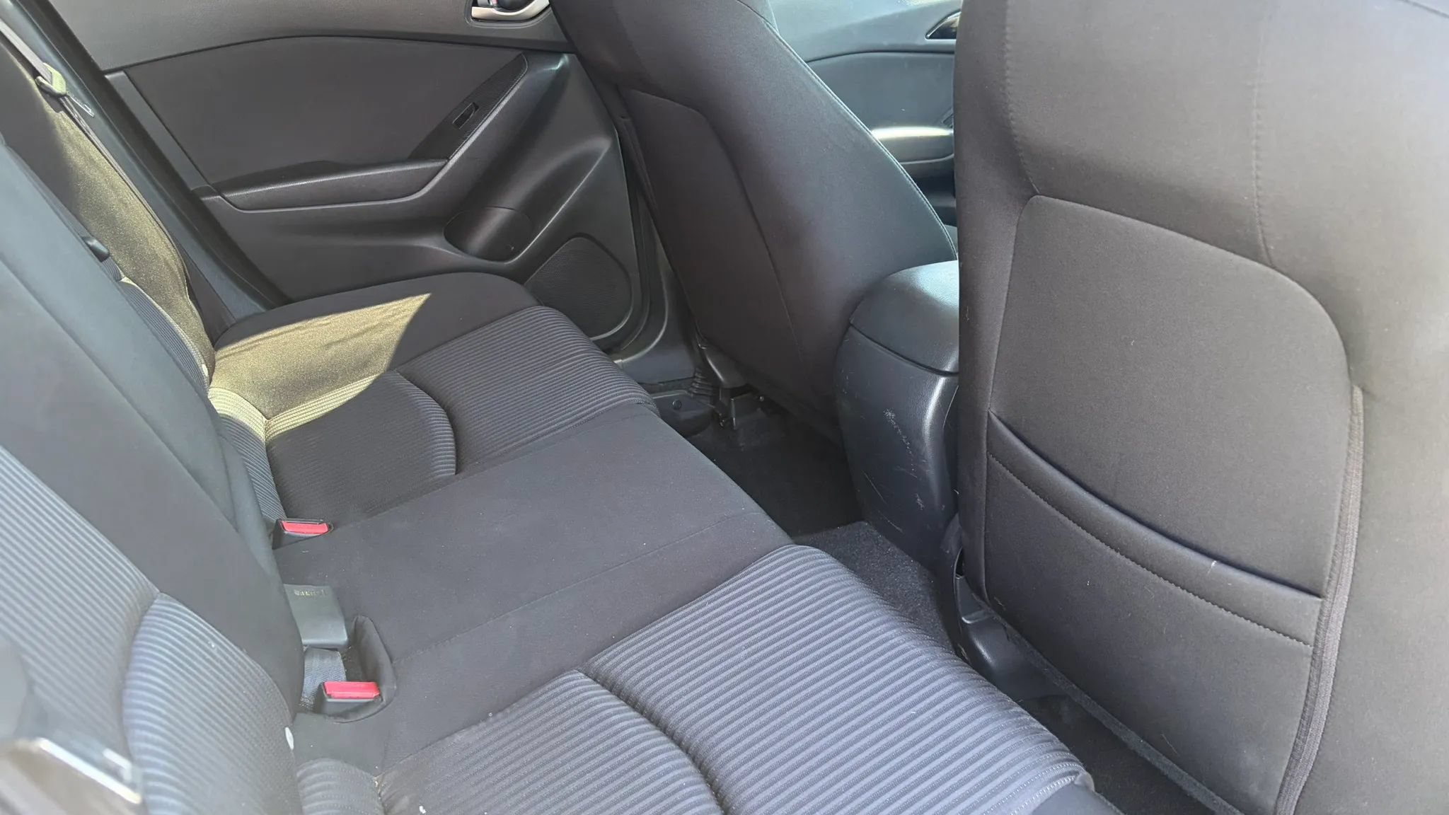 Used 2016 MAZDA MAZDA3 i Sport w/ Preferred Equipment Package FWD image 13
