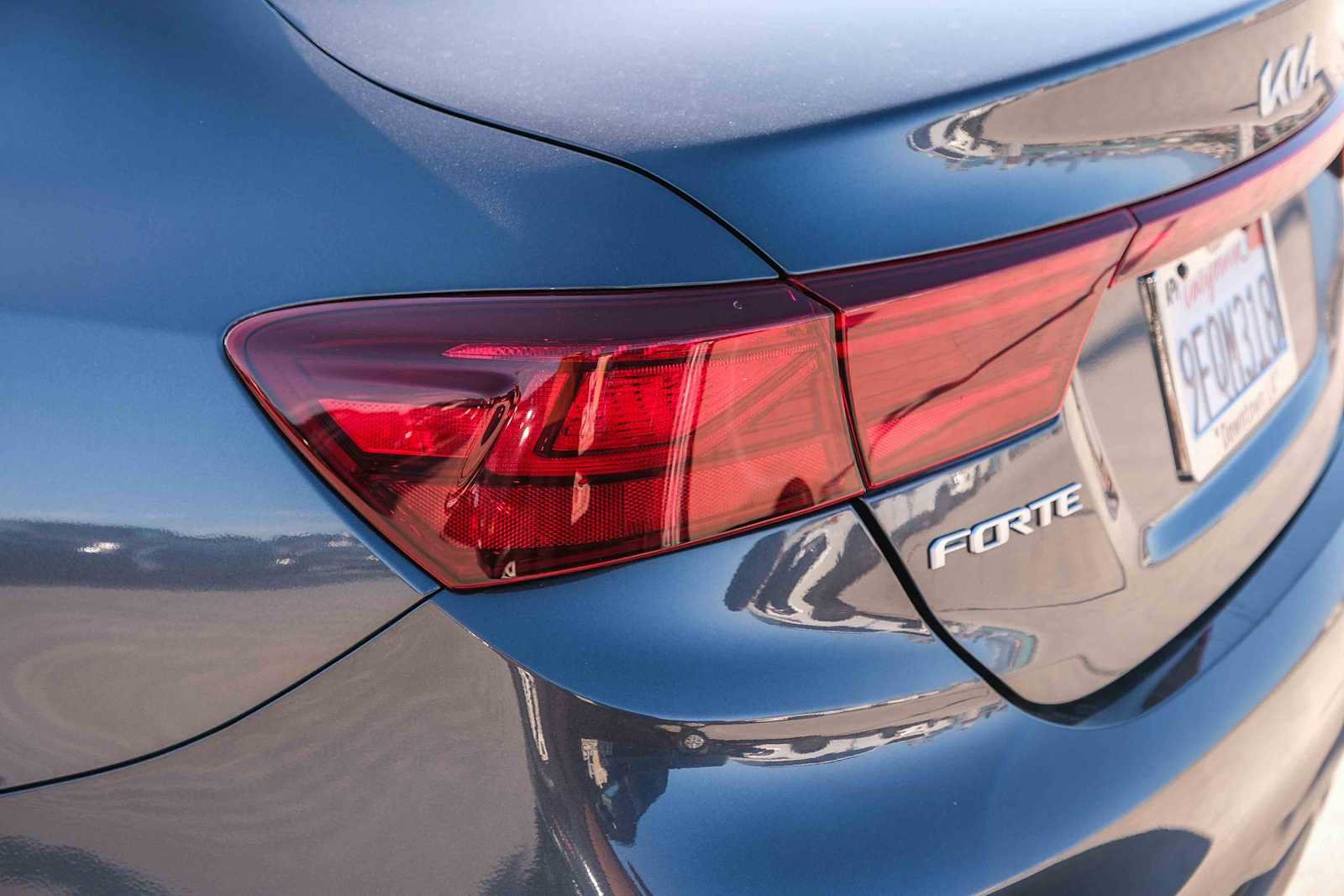 Used 2023 Kia Forte LXS FWD image 7