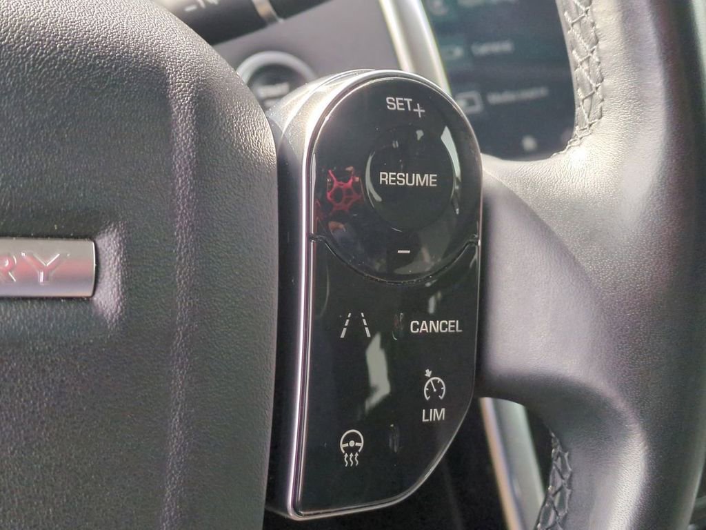Used 2020 Land Rover Discovery Sport image 15