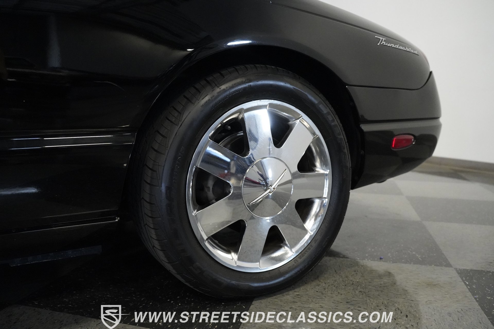 Used 2002 Ford Thunderbird image 13