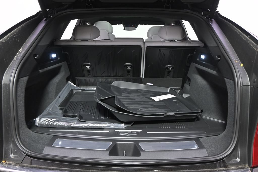 New 2026 Cadillac Lyriq Luxury w/ LPO, Floor Liner Package AWD/4WD image 19