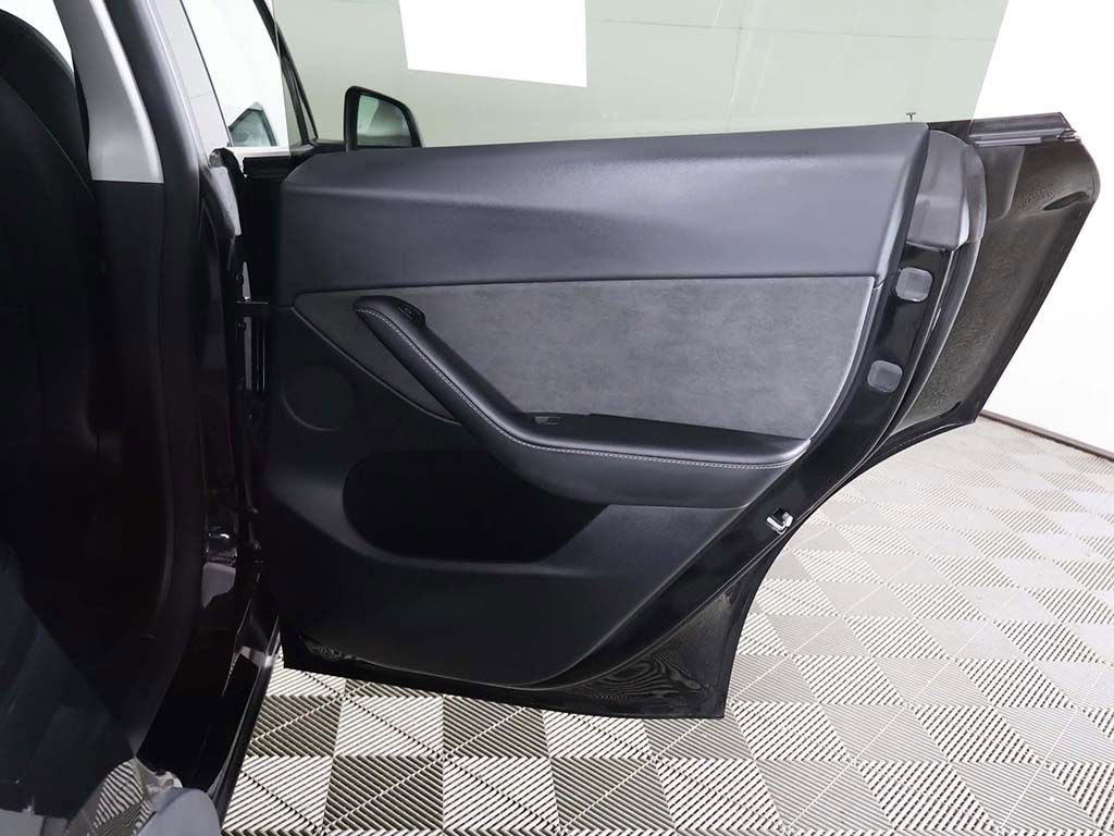 Used 2023 Tesla Model Y Performance AWD/4WD image 29