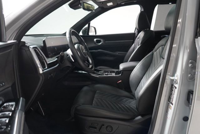 Used 2025 Kia Sorento SX Prestige image 16