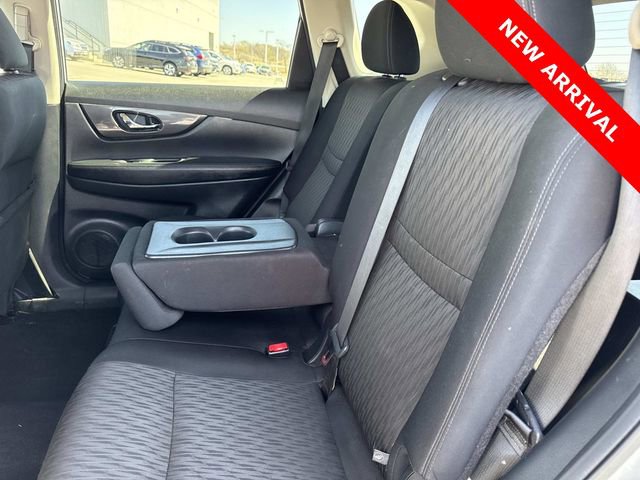 Used 2020 Nissan Rogue SV image 16