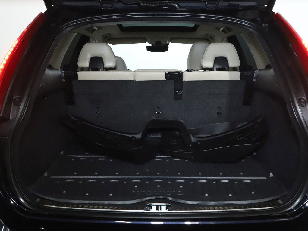 Used 2017 Volvo XC60 T6 Inscription w/ Climate Package image 31