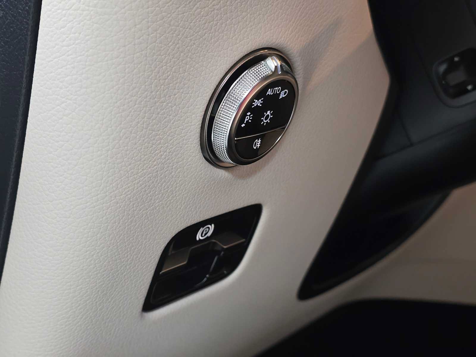 Certified 2026 Mercedes-Benz GLC 300 4MATIC image 25