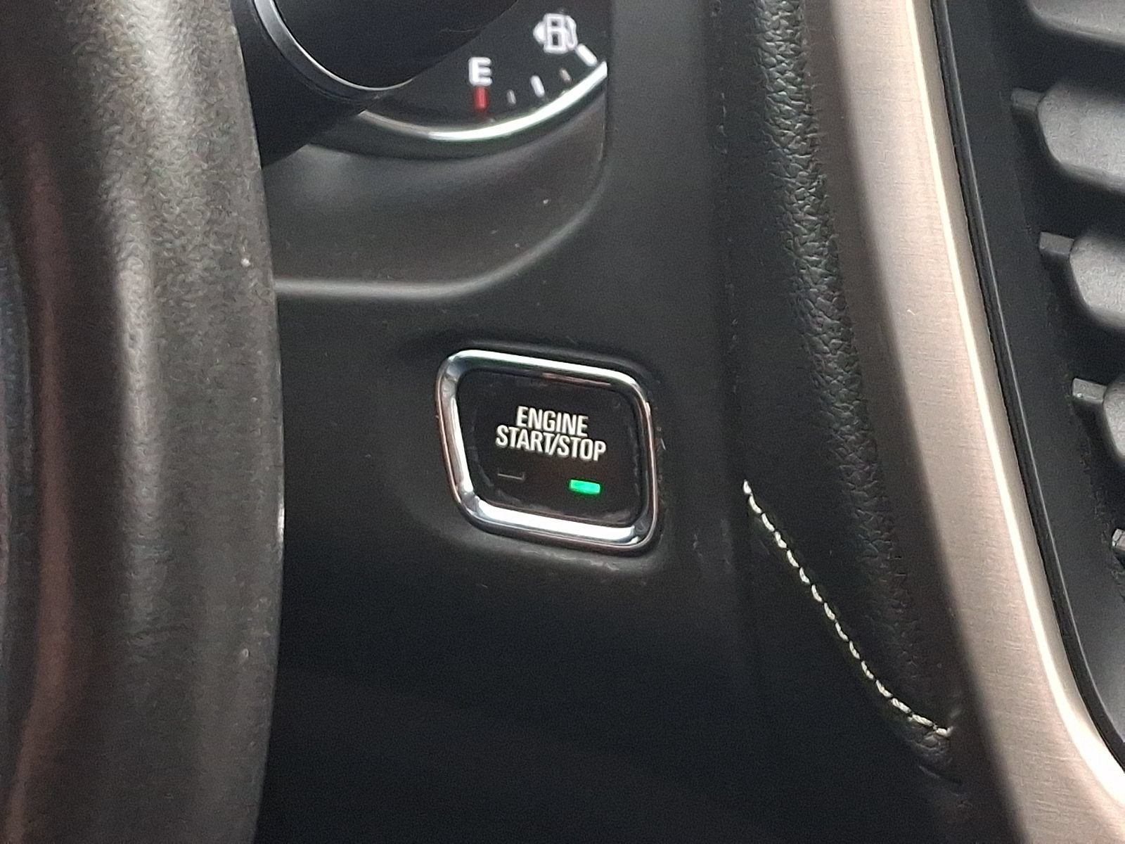 Used 2019 GMC Acadia Denali w/ Technology Package AWD/4WD image 24