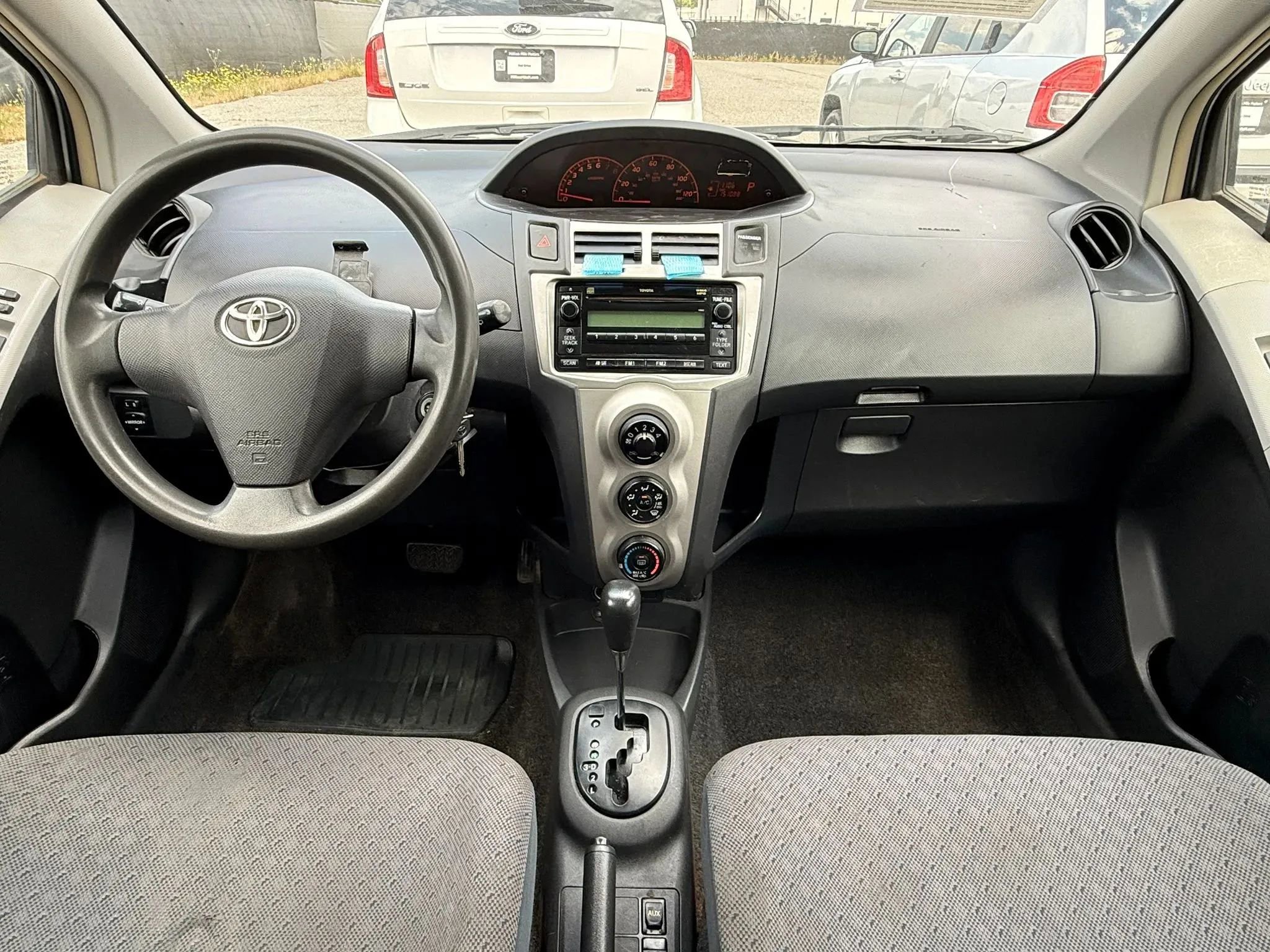 Used 2009 Toyota Yaris 2-Door Hatchback FWD image 3