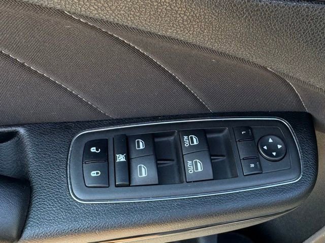 Used 2022 Dodge Charger SXT w/ Blacktop Package image 19