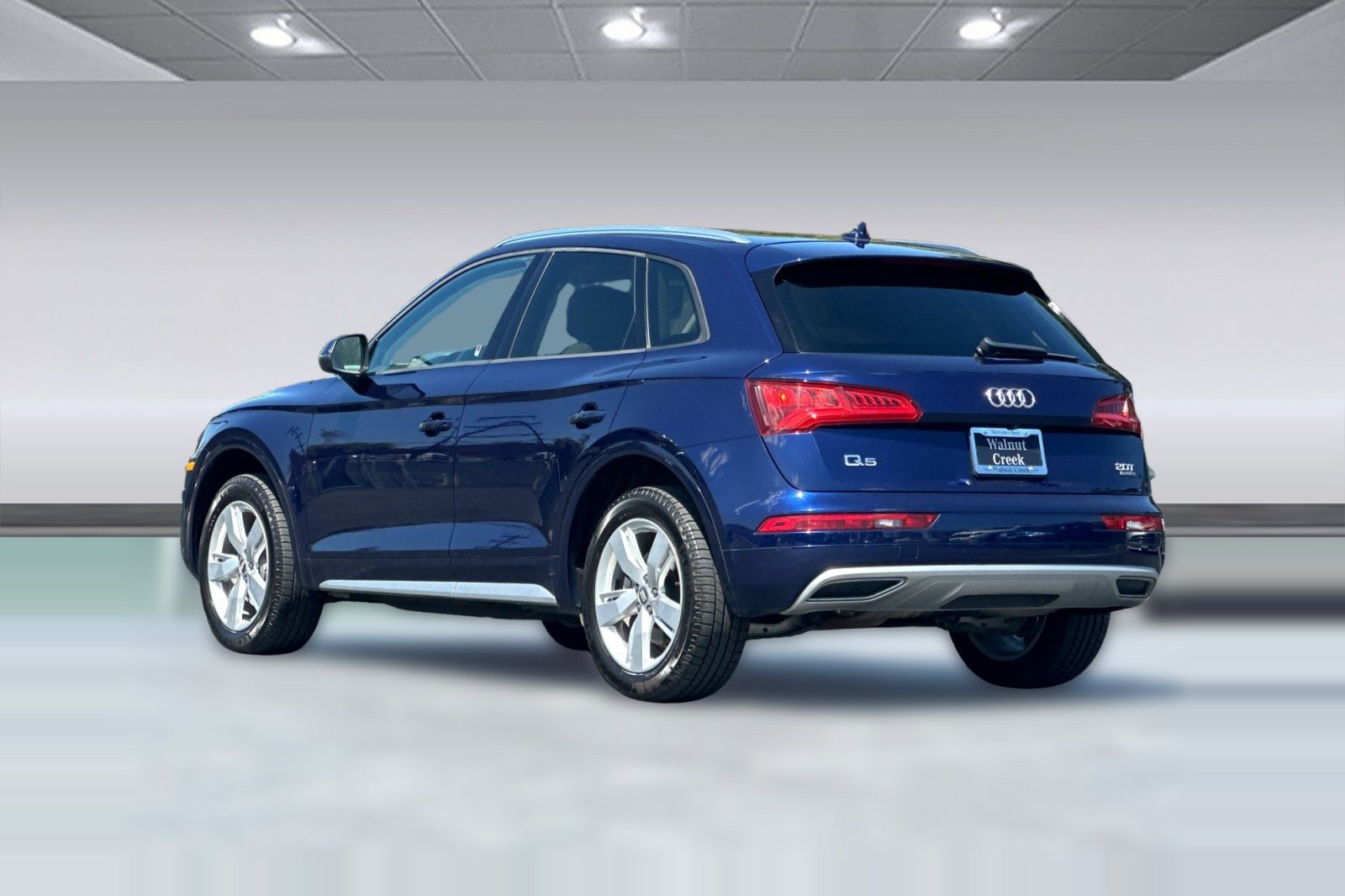 Used 2018 Audi Q5 2.0T Premium w/ Convenience Package AWD/4WD image 3