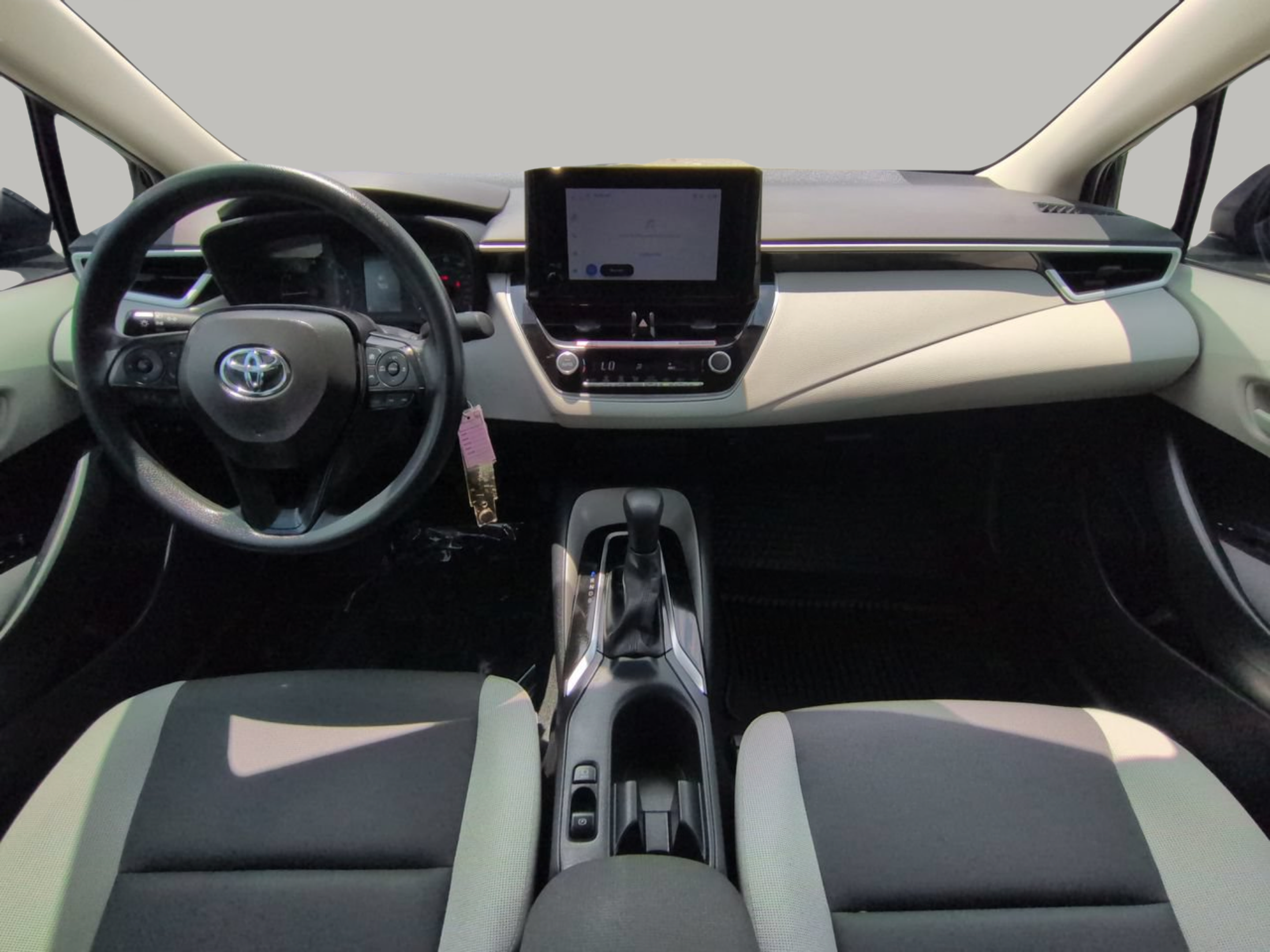 Used 2025 Toyota Corolla LE FWD image 4
