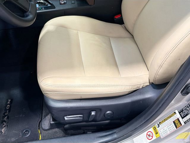 Used 2015 Toyota Avalon XLE Touring FWD image 17