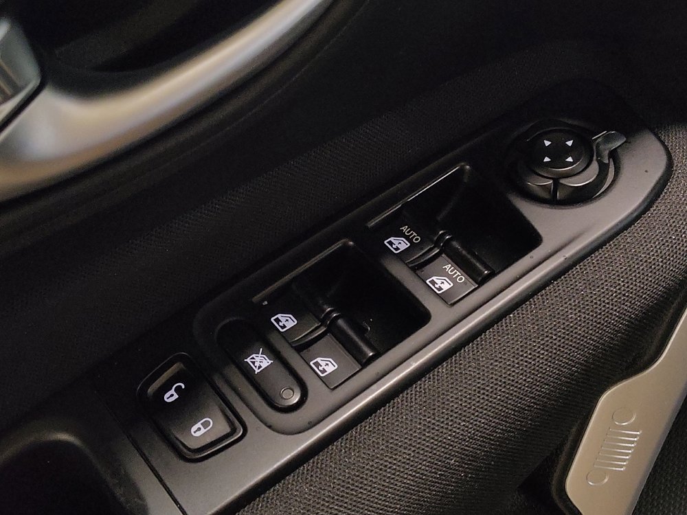 Used 2021 Jeep Renegade Latitude image 27