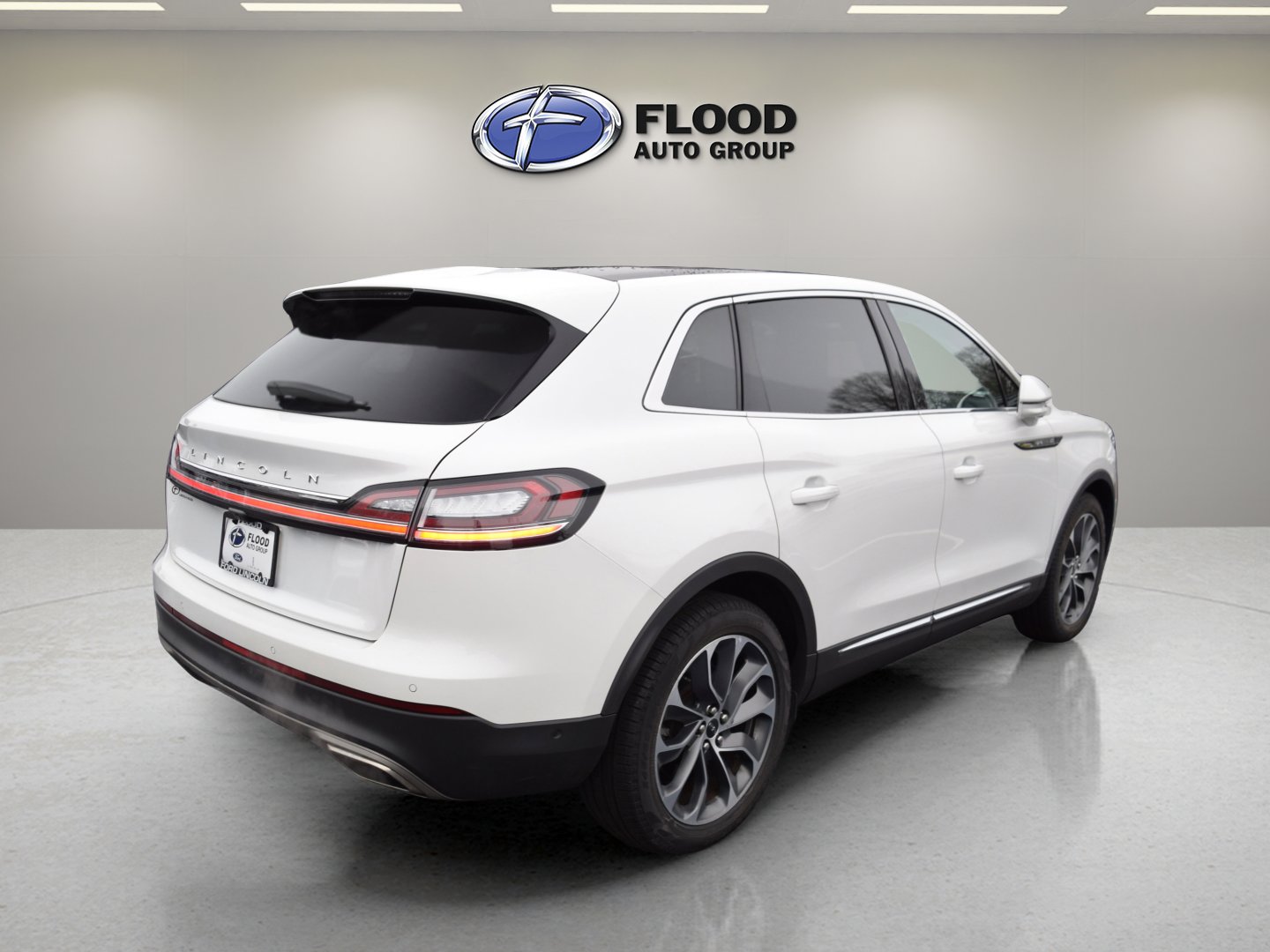 Used 2022 Lincoln Nautilus Reserve w/ Equipment Group 201A image 4