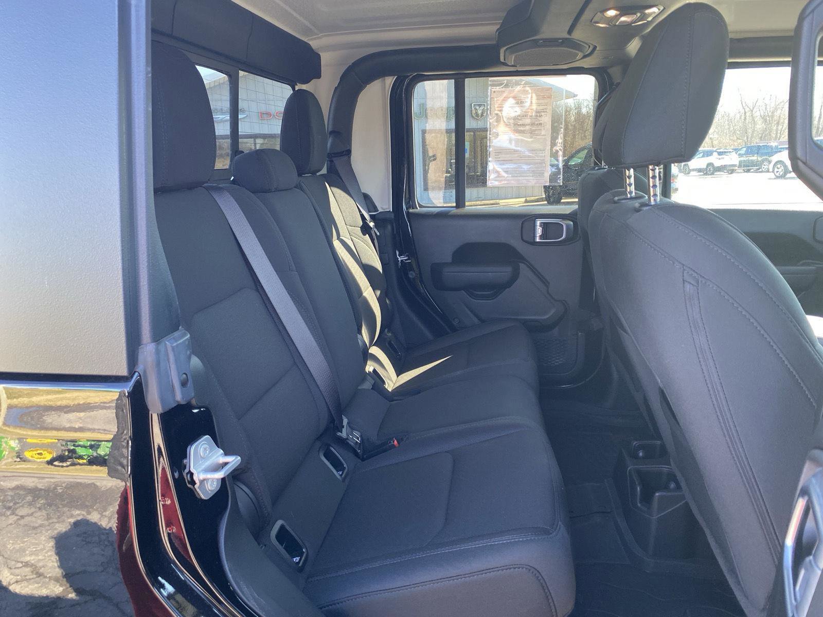 Used 2022 Jeep Gladiator Sport image 25