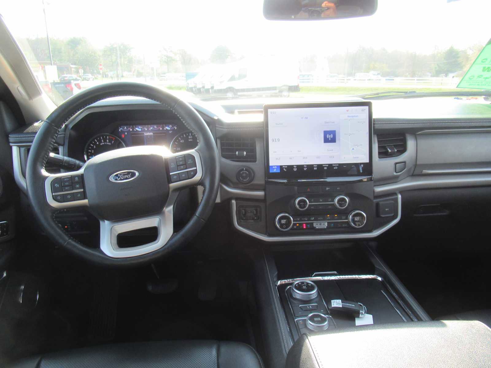 Used 2022 Ford Expedition Max XLT image 18