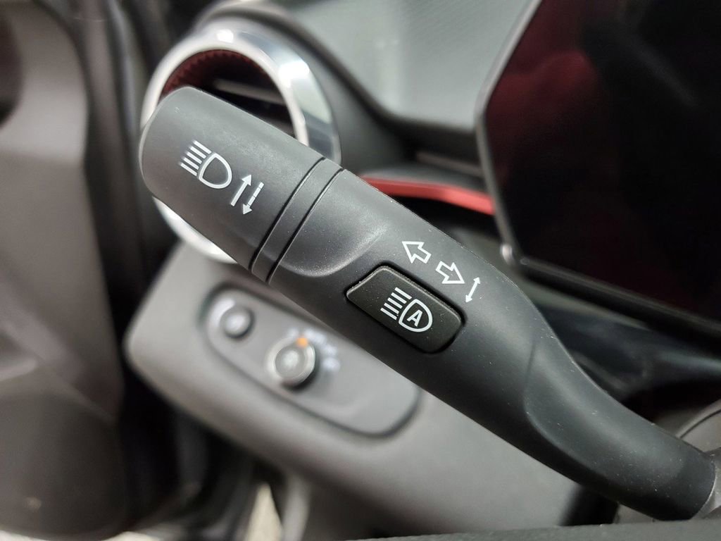 Certified 2025 Chevrolet Trax RS w/ Driver Confidence Package image 31