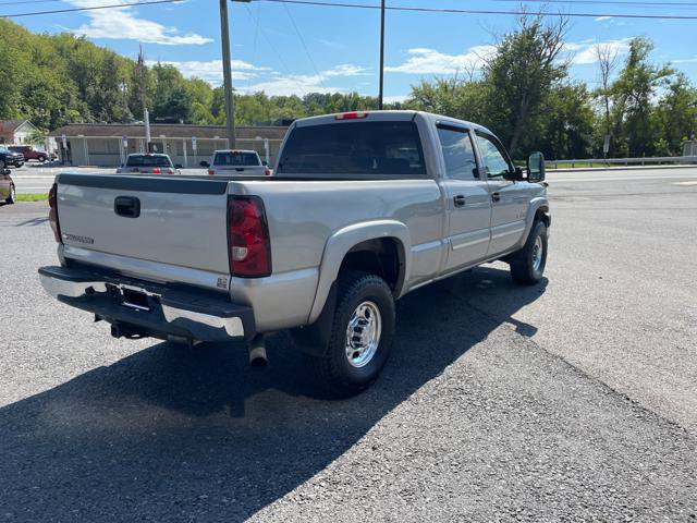 Used 2006 Chevrolet Silverado 2500 LT w/ Heavy-Duty Power Package AWD/4WD image 7