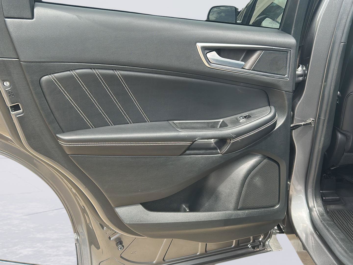 Used 2023 Ford Edge ST AWD/4WD image 16
