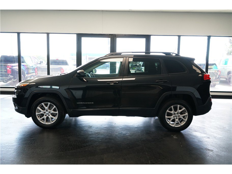 Used 2016 Jeep Cherokee Sport AWD/4WD image 4