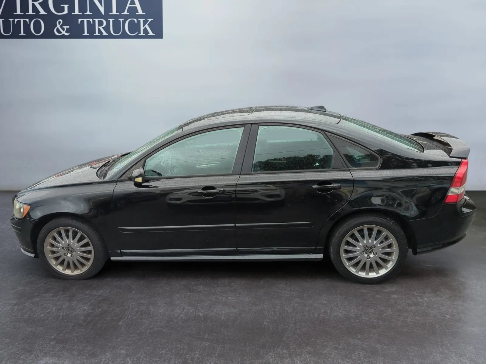 Used 2006 Volvo S40 T5 FWD image 2