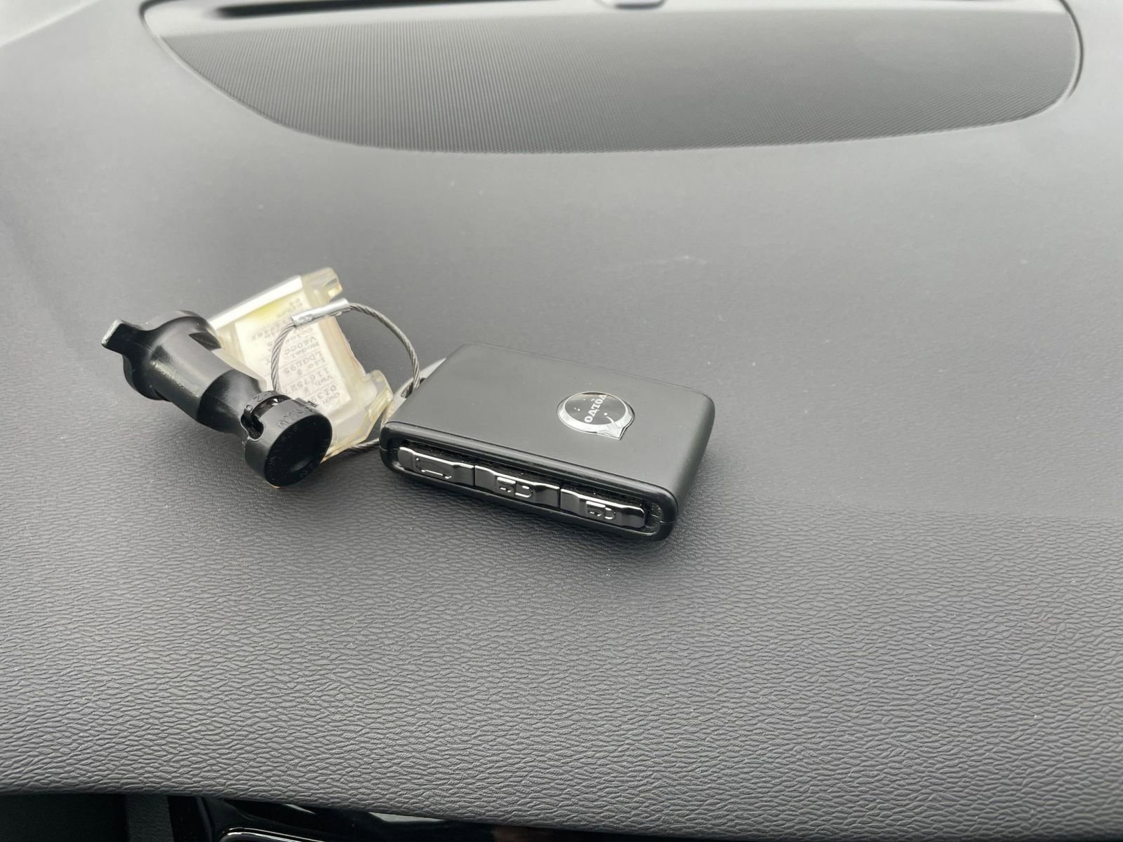 Used 2025 Volvo V60 B5 Cross Country Plus image 22